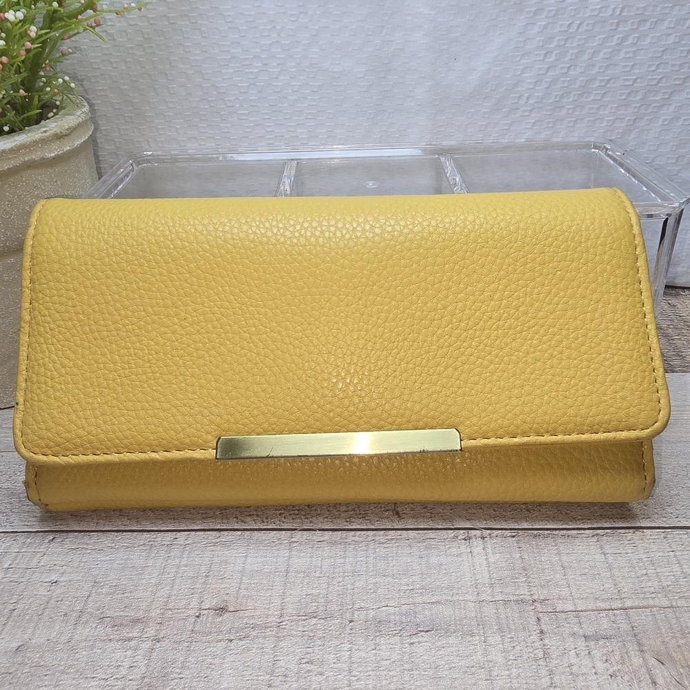 SAFE KEEPER WOMENS MUSTARD YELLOW LEATHER CLUTCH WALLET ORGANIZER